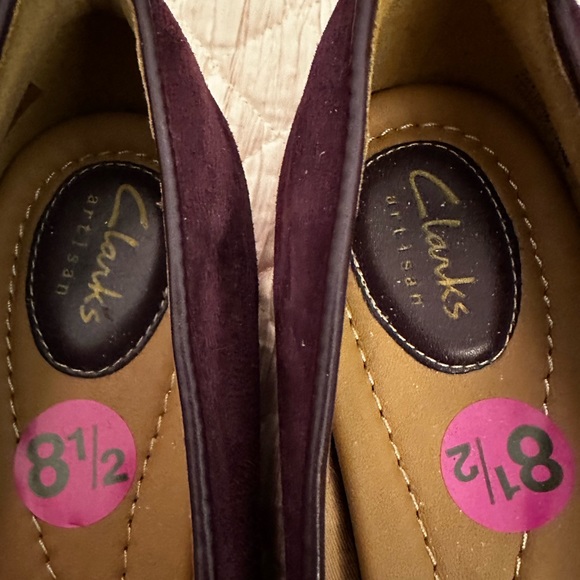 Clark’s “Charlie” Purple Suede Flats - Picture 3 of 6